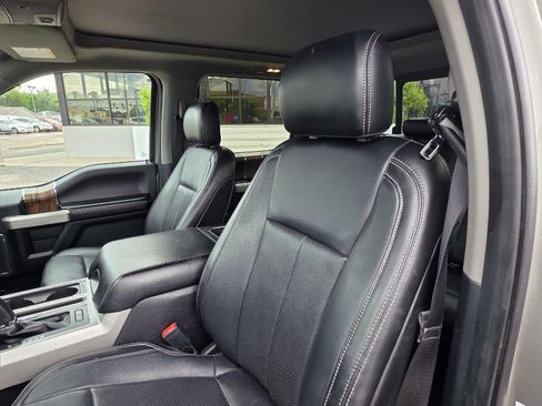 Used 2019 Ford F150 Lariat w/ Equipment Group 502A Luxury AWD/4WD image 36