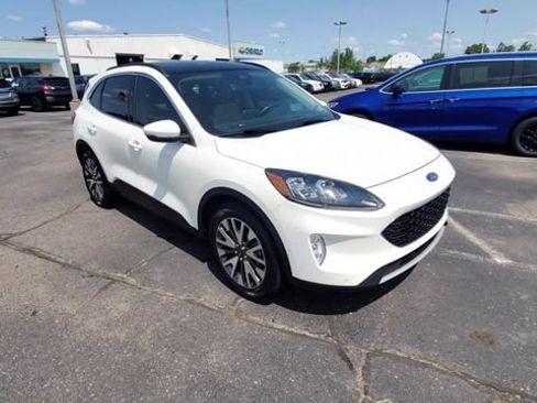 Used 2020 Ford Escape Titanium AWD/4WD image 2