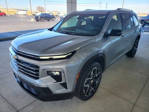 Used 2025 Chevrolet Traverse High Country w/ LPO, Floor Liner Package image 19