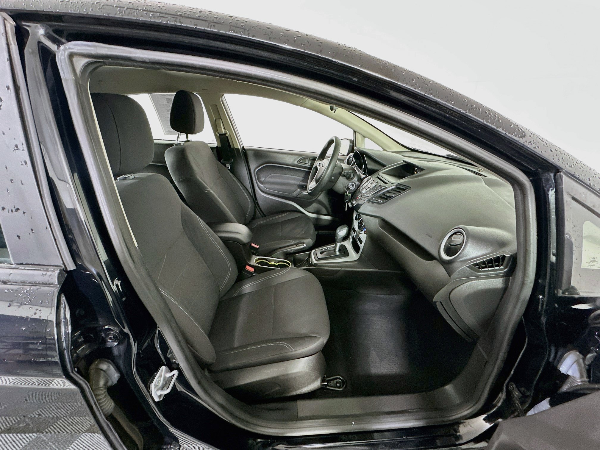 Used 2018 Ford Fiesta SE FWD image 31