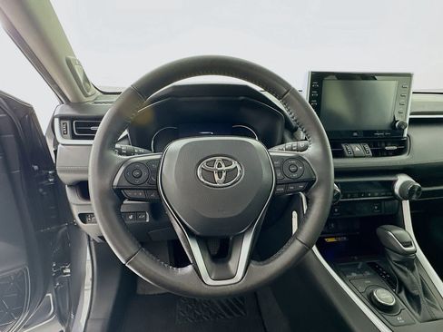 Used 2022 Toyota RAV4 Limited image 12