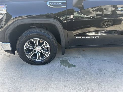 Used 2024 GMC Sierra 1500 SLT image 18