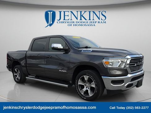 Used 2023 RAM 1500 Laramie AWD/4WD image 1