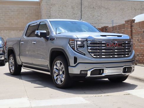 Used 2025 GMC Sierra 1500 Denali w/ Denali Reserve Package AWD/4WD image 2