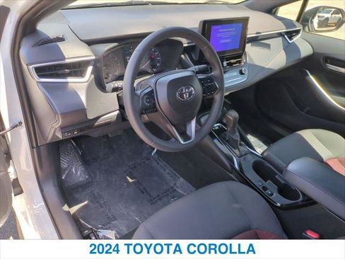 Used 2024 Toyota Corolla SE w/ SE Convenience Package FWD image 14