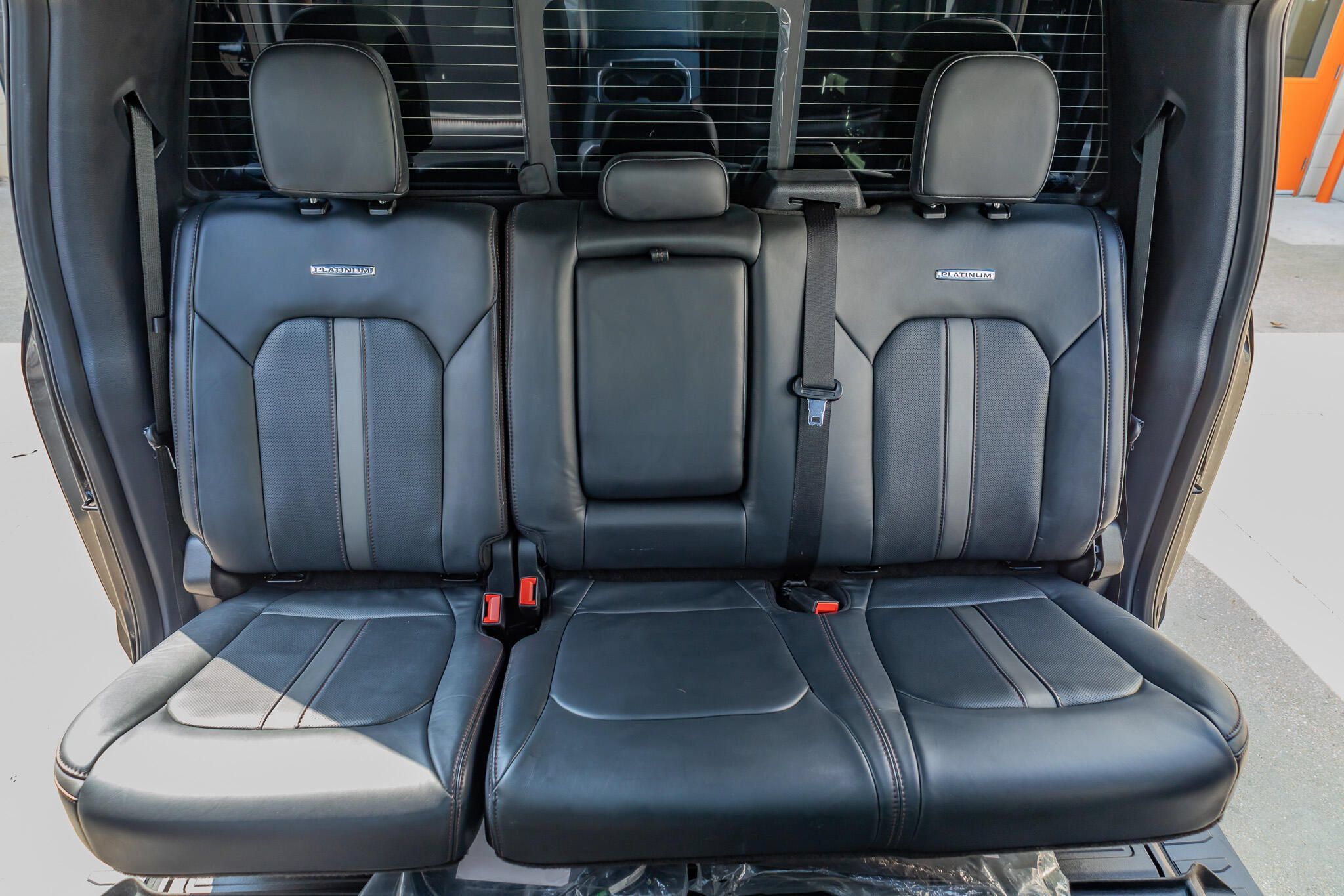 Used 2022 Ford F450 Platinum w/ FX4 Off-Road Package AWD/4WD image 35