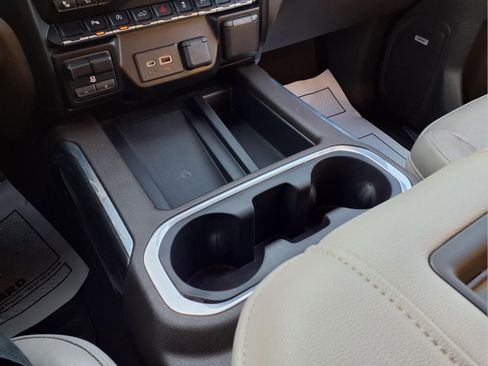 Used 2019 Chevrolet Silverado 1500 LTZ w/ LTZ Plus Package image 10