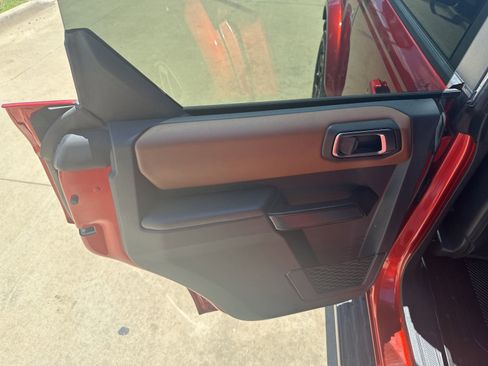 Used 2024 Ford Bronco Outer Banks AWD/4WD image 17