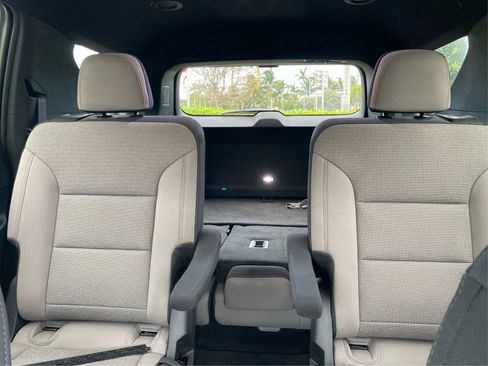 Used 2026 Chevrolet Traverse LT w/ Driver Confidence Package FWD image 12