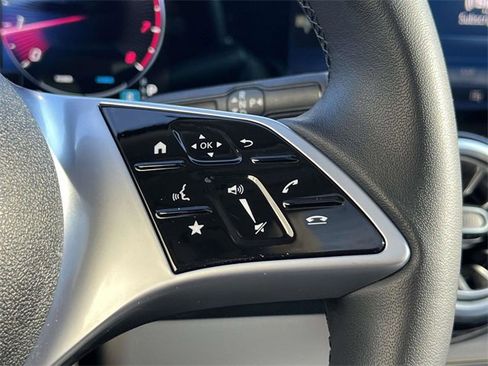 New 2025 Mercedes-Benz GLB 250 4MATIC image 23
