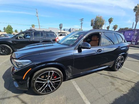 Used 2021 BMW X5 M50i w/ Premium Package image 4
