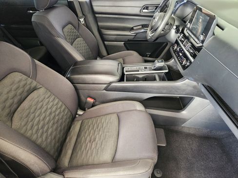 Used 2022 Nissan Pathfinder SV image 15