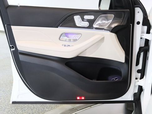 Used 2024 Mercedes-Benz GLS 63 AMG 4MATIC image 17