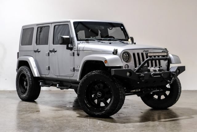 Used 2016 Jeep Wrangler Unlimited Sahara w/ Max Tow Package AWD/4WD image 7
