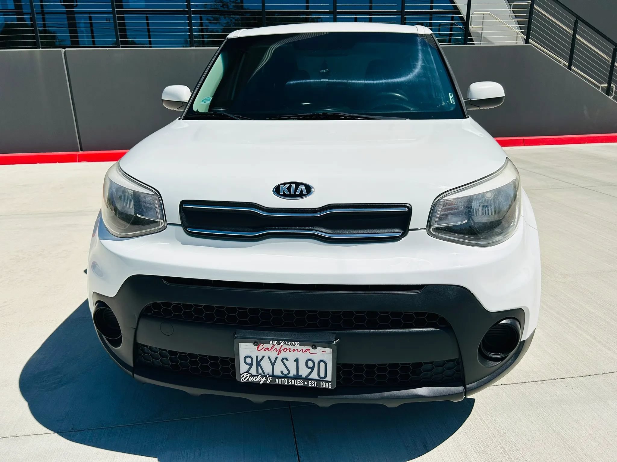 Used 2017 Kia Soul FWD image 2