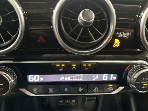 Used 2024 Nissan Sentra SR w/ SR Premium Package FWD image 31