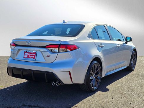 Used 2026 Toyota Corolla SE image 3