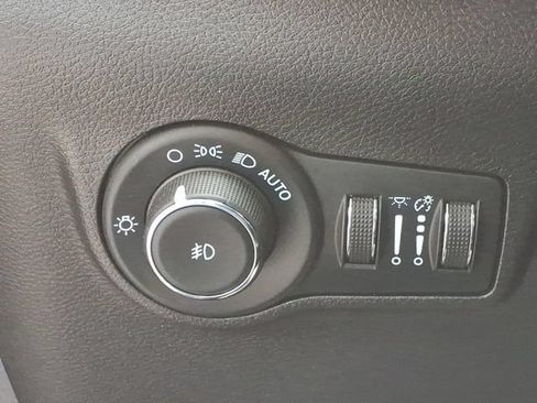 Used 2023 Jeep Compass Limited AWD/4WD image 19