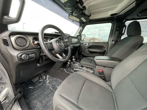 Used 2021 Jeep Gladiator Sport w/ Trailer Tow Package image 2