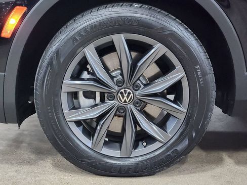 Used 2023 Volkswagen Tiguan SE FWD image 20