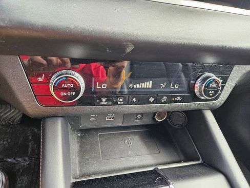 Used 2024 Mitsubishi Outlander SE image 27