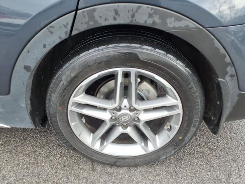 Used 2017 Hyundai Santa Fe Limited w/ Cargo Package image 4