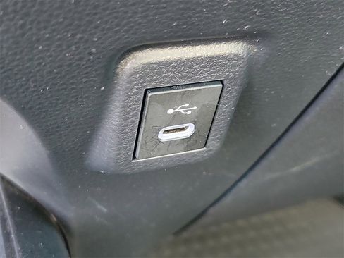 Used 2023 Toyota Corolla LE image 28