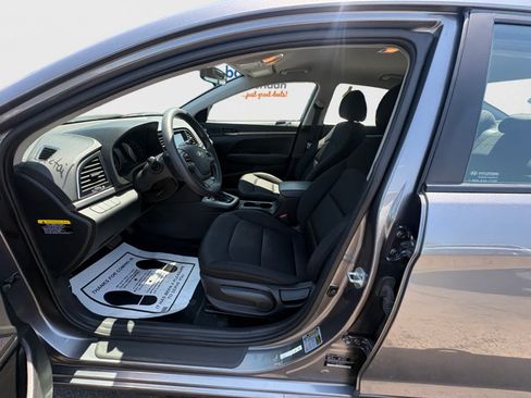 Used 2018 Hyundai Elantra SE w/ SE Connectivity Package 04 FWD image 12