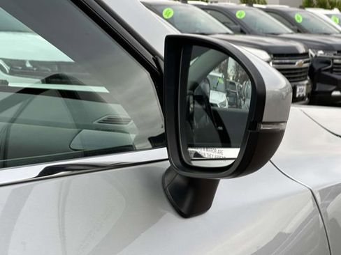 Used 2022 Nissan Pathfinder SV w/ SV Black Package image 30