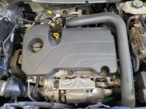 Used 2024 Chevrolet Equinox LT w/ LPO, Floor Liner Package FWD image 30