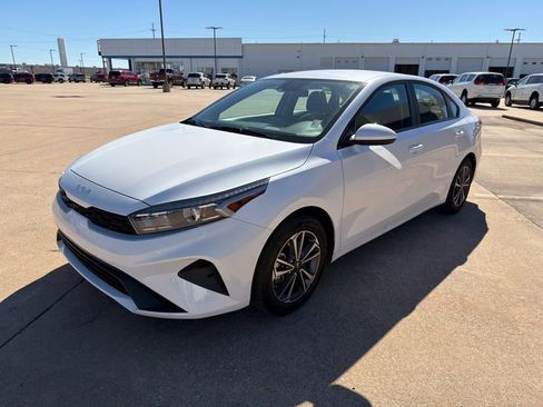 Used 2024 Kia Forte LXS image 6