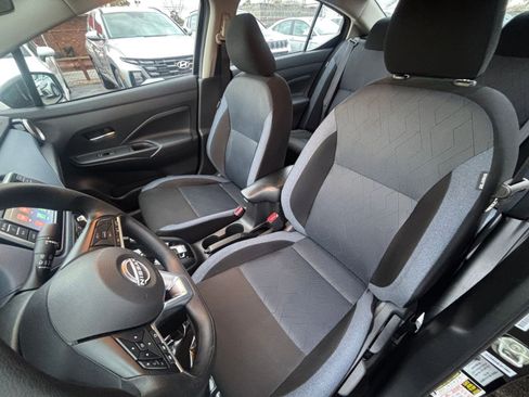 Used 2025 Nissan Versa SV image 36