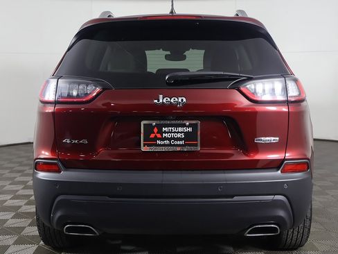 Used 2021 Jeep Cherokee Latitude Lux w/ Mopar Interior Package image 10