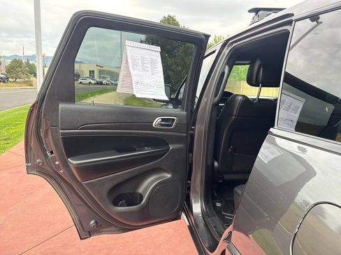 Used 2018 Jeep Grand Cherokee Altitude AWD/4WD image 20