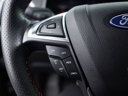 Used 2023 Ford Edge ST-Line image 17