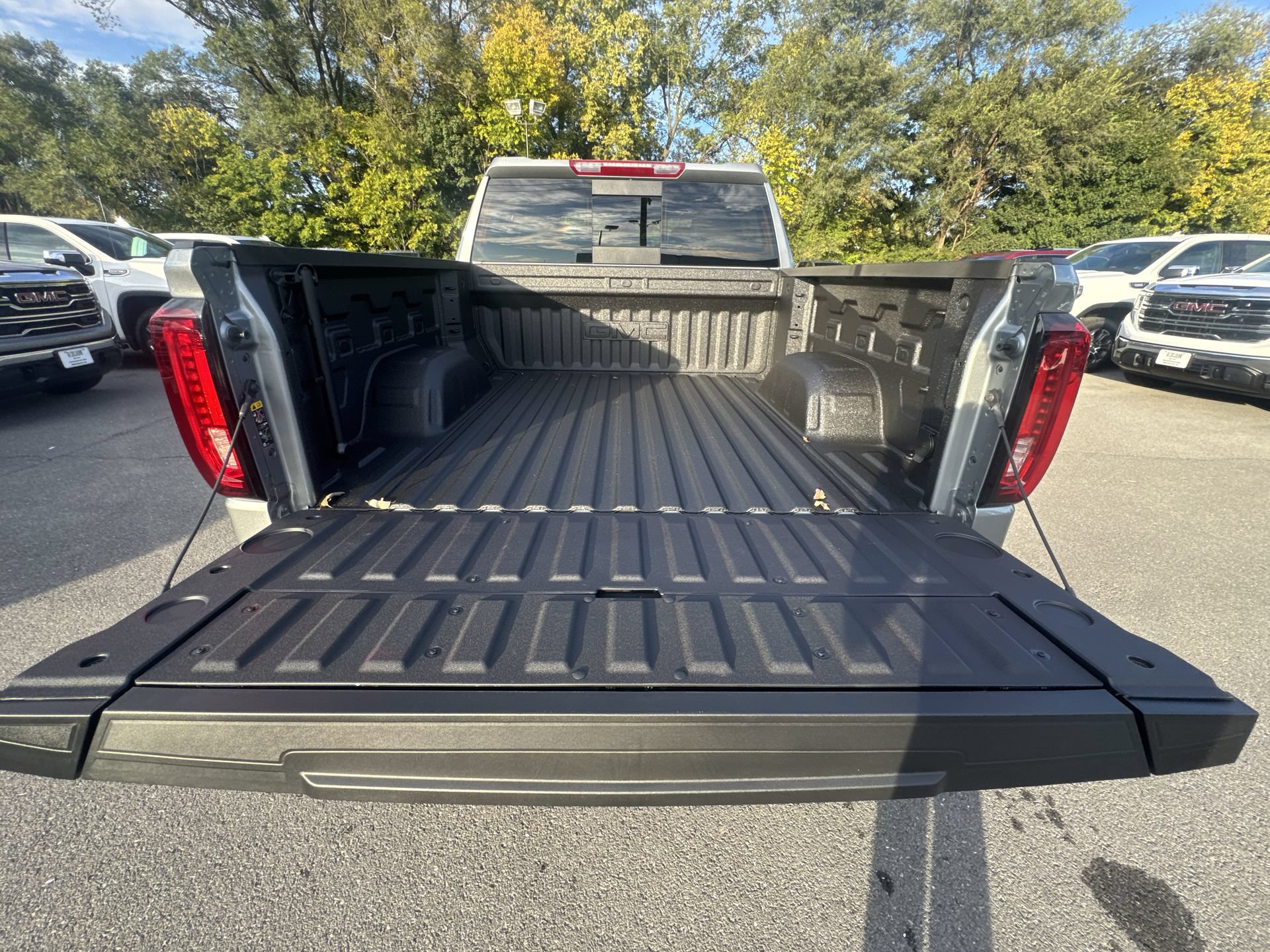 New 2026 GMC Sierra 1500 SLT w/ SLT Convenience Package AWD/4WD image 20