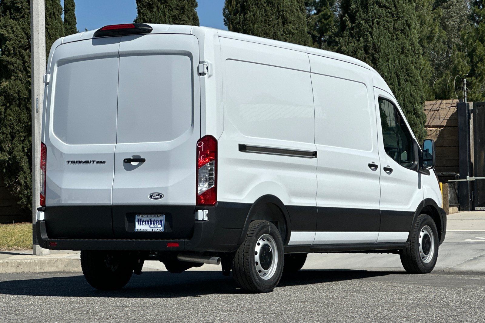New 2026 Ford Transit 250 148 Medium Roof RWD image 4