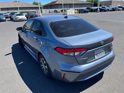 Used 2021 Toyota Corolla LE w/ Carpet Mat Package (TMS) FWD image 8