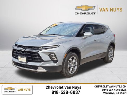 Used 2023 Chevrolet Blazer LT w/ LPO, Black Grille Bar Package FWD image 1