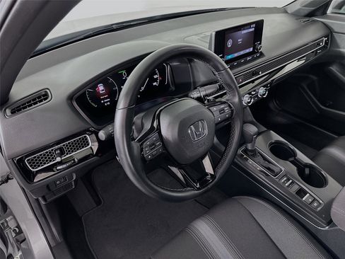 Certified 2025 Honda Civic Sport image 24