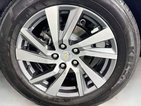 Used 2024 Chevrolet Equinox LT FWD image 32