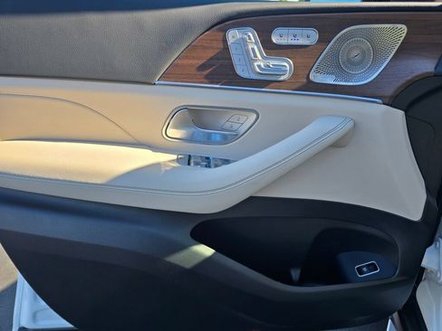 New 2026 Mercedes-Benz GLS 450 4MATIC image 38