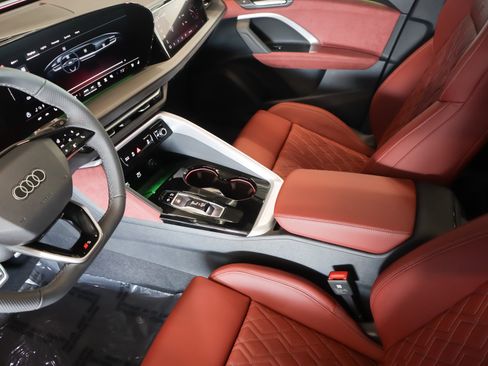 New 2025 Audi SQ5 Prestige image 19