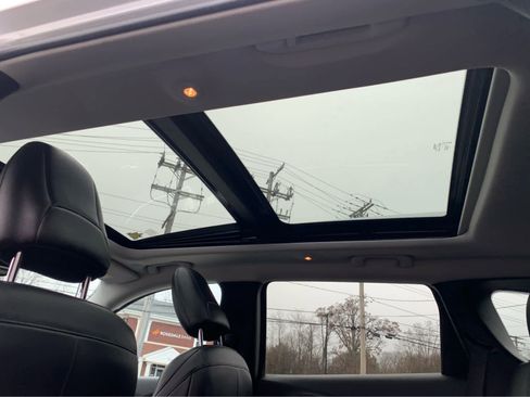 Used 2020 Jeep Cherokee Latitude Plus w/ Comfort/Convenience Group image 26