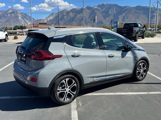 Used 2021 Chevrolet Bolt Premier w/ Infotainment Package FWD image 7
