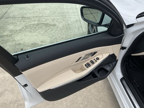 Used 2024 BMW 330i Sedan w/ Convenience Package RWD image 8