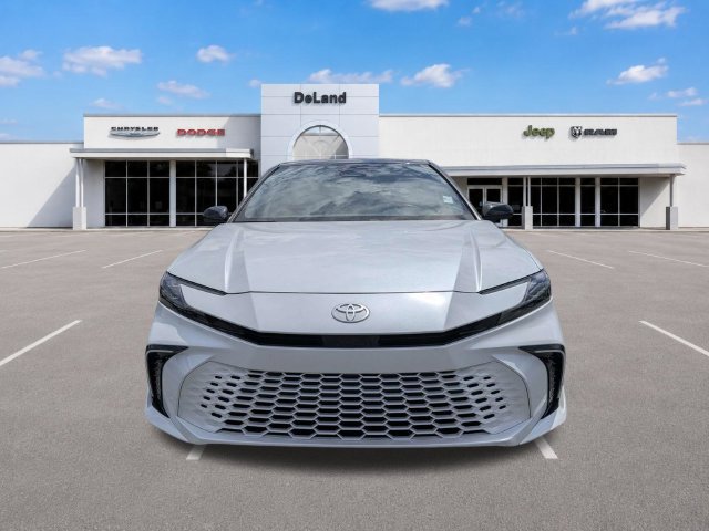 Used 2025 Toyota Camry XSE FWD image 11