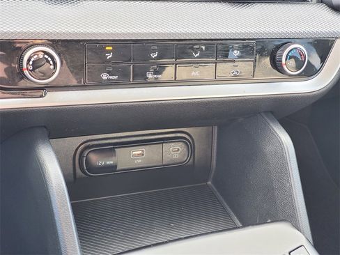 Used 2024 Kia Sportage LX image 15