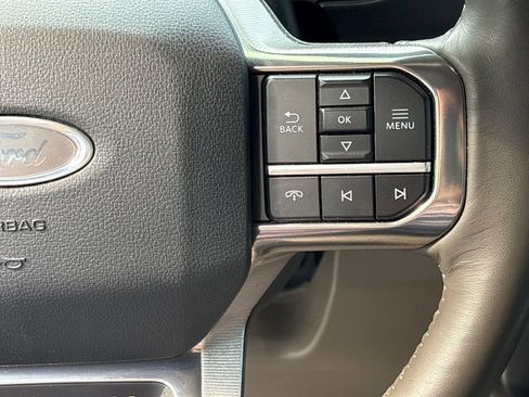 Used 2025 Ford F250 Platinum w/ Platinum Plus Package AWD/4WD image 21