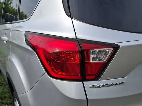 Used 2019 Ford Escape Titanium AWD/4WD image 9